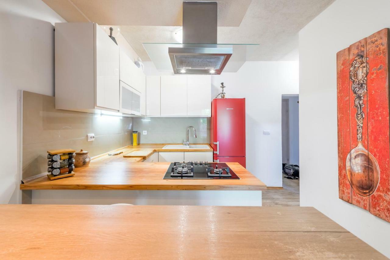 Alena Luxury Apartment With Jacuzzi Split Exterior foto